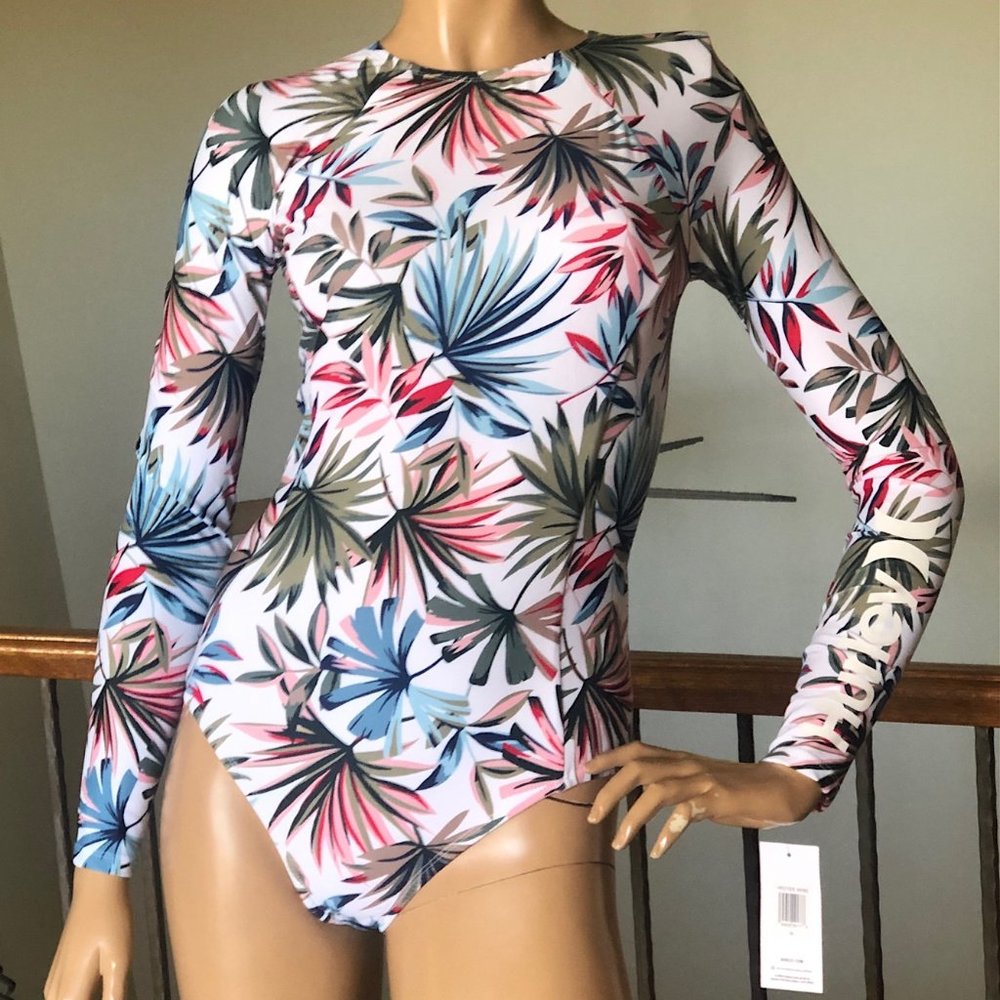 Hurley Women White Multi Leaves Print Long Sleeve Surf Suit Size M NWT - Picture 2 of 6